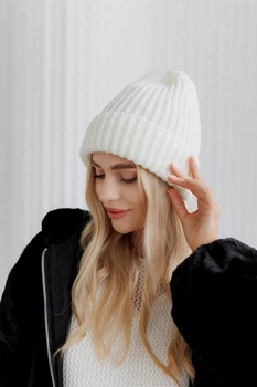 Жіноча тепла в'язана шапка Winter Mood ARTKNIT 56см Молочний (ak42256)