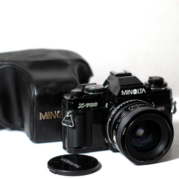 Плівковий дзеркальний фотоапарат Minolta X-700 з об’єктивом Tamron 24mm, чохлом та батарейками БВ - Б/У