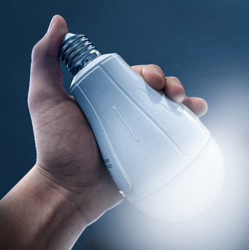 Акумуляторна лампочка LED аварійна лампа з акумулятором світлодіодна світильник ліхтарик 20 Вт (2 Акумулятора)