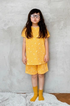 Комплект: футболка и шорты Uniqlo 158-164(см) Желтый принт (124781)