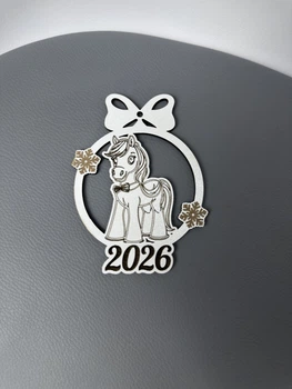 Игрушка новогодняя "Конь - символ года 2026" белая 11х8.5см (1057)