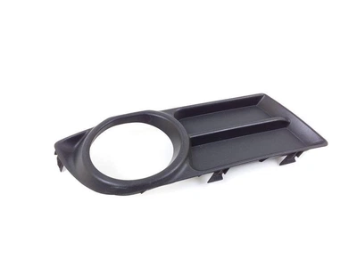Решетка бампера Toyota Corolla 04-09 E12 правая черная (FPS). 521270F020