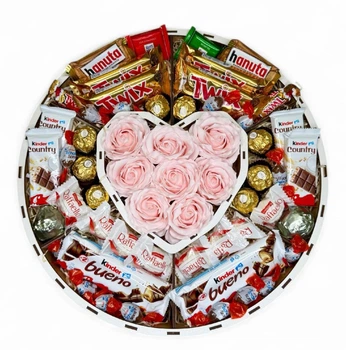 Подарунковий набір бокс "Bloom & Treat Box"