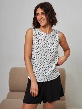 Пижама (майка + шорты) женская BARWA garments 0339/330 M Цветы на белом (2113393302007)