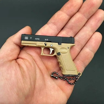 Брелок Glock 17 P18C Койот-Чорный для ключей,рюкзака Реалистично разборный, коллекционный Кабура в подарок