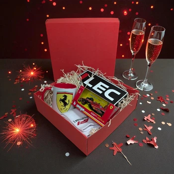 Подарочный Бокс Ferrari 4 в 1 Light Box Ночник (20х9х4см) / Коллекционная Модель Феррари SF-24 №16 Charles Leclerc в Масштабе 1:43 / Кружка с Лого 330 мл / Тематические Носки F1