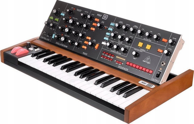 Синтезатор Behringer POLY D (000-D9J01-00010)