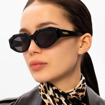 Овальні сонцезахисні окуляри жіночі Honey Fashion Accessories чорні (7030)