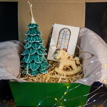 Новогодний подарочный набор свечей Елочка и аромасаше Лошадка - 4 Seasons Candles