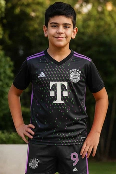 Детская футбольная форма FC Bayern München Harry Kane №9 (чёрно-фиолетовая), футболка + шорты 24(130-140см)