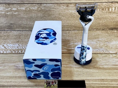 Подарочный набор для бритья Gillette Pro Shield Bape Limited Edition для мужчин (бритва подсьавка и 2 сменных кассеты)