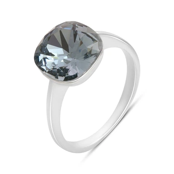 Серебряное кольцо с фианитами, вес изделия 3,05 гр (2146148)