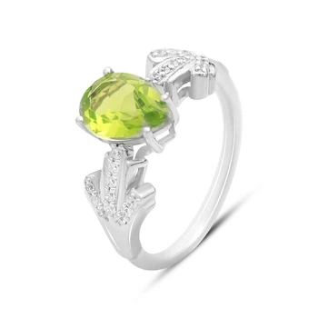 Серебряное кольцо с хризолітом 4.177ct, фианитами, вес изделия 3,43 гр (2150305)