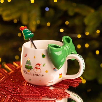 Новогодняя фарфоровая чашка с ложкой Merry Christmas 400 (мл) Зеленый