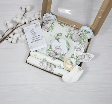 Подарунковий набір для немовлят пелюшками, подушкою та гризунцем a.l.babybox Бегемотик
