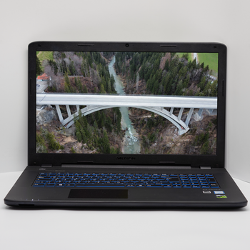 Ігровий ноутбук 17,3" Medion (Lenovo Group) Erazer P7648 Intel i7-7500U RAM 8 ГБ SSD 512 ГБ HDD 1 ТБ Nvidia GTX 950M б/в Win10 (4813)