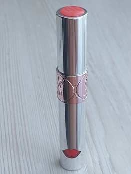 Бальзам для губ yves saint laurent ysl volupte liquid colour balm #6 с оттеночным пигментом.