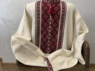 Стильна чоловіча вишиванка на сірому льоні ручної роботи Ч - 21199999. XL