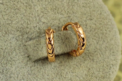 Сережки Xuping Jewelry колечки шкіра змії 1,3 см золотисті