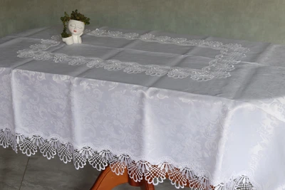 Скатерть тканевая с кружевом 150x220 см 80384/white