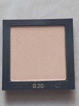 Стойкая матирующая пудра для лица yves saint laurent ysl all hours setting powder b20. тестер