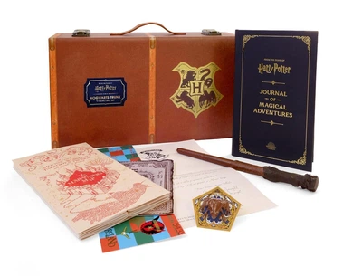 Подарочный набор Harry Potter: Hogwarts Trunk Collectible Set Чемодан Хогвартса