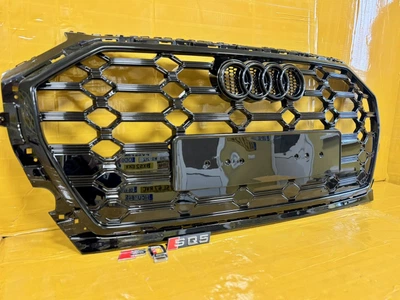 Решётка радиатора Ауди Ку5 / Audi Q5 A80 2020-2025 Рестайлинг стиль SQ5 Full Black 80A853651