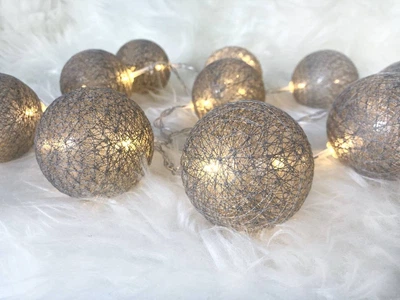 Гірлянди декоративні Cotton Balls 10led, діам 6см, довжина 180см на батарейках АА 015
