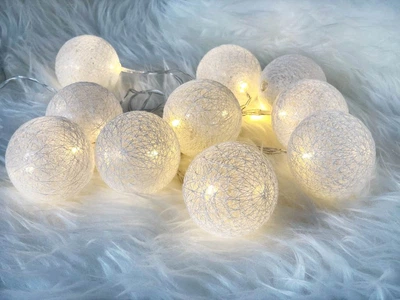 Гірлянди декоративні Cotton Balls 10led, діам 6см, довжина 180см на батарейках АА 008