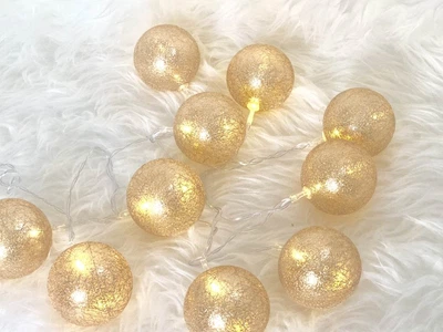 Гірлянди декоративні Cotton Balls 10led, діам 6см, довжина 180см на батарейках АА 019
