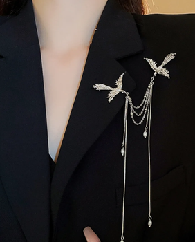 Брошка Fashion Jewerly две ласточки с цепочками женская бижутерия, серебристая (SVS)