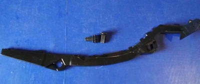Кронштейн заднього бампера Джилі МК, Geely MK правий 1018004863