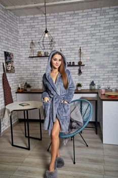 Женский махровый халат средней длины с капюшоном, серый, размер M