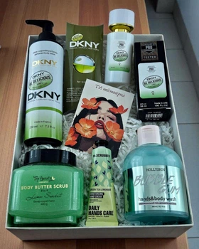 Подарочный набор косметики No Brand в стиле DKNY Be Delicious 6 в 1
