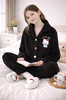 Підліткова тепла зимова плюшева піжама для дівчинки Hello Kitty 152-160см чорна (10811)