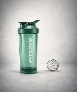 Шейкер спортивний + пружина 700 мл Myprotein fuel yuor ambition зелений