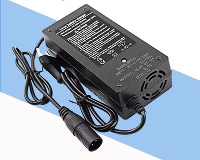 Зарядний пристрій 12v(12.6) В 2 А для Li-Ion