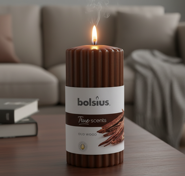 Свеча Bolsius столбик ребристая 120/58 с ароматом Агаровое дерево (266770)