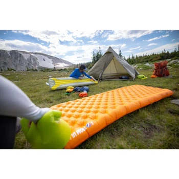 Надувной туристический коврик Big Agnes Zoom UL Insulated 25x72 Wide Regular Amber glow (100081088)