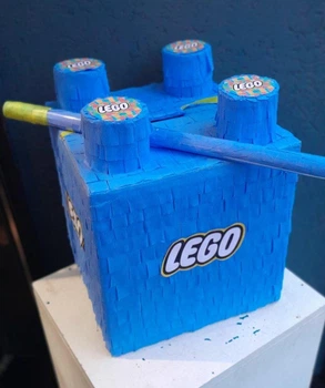 Піньята Казковий світ Лего Lego голуба 30*30*30 +біта