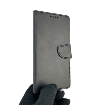 Чехол-книжка для телефона Tecno Spark Go 2025 (KL4) кожанная с магнитной застежкой с отделением для карт черная