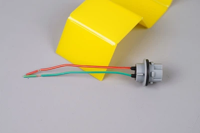 Разъем под автолампу Т20 7440 2pin с проводом Lemarix (V22-010)