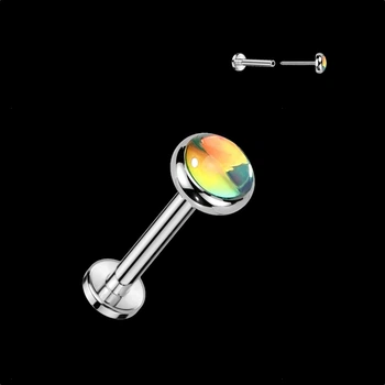 Лабрет из титана с муассанитом — серьга для пирсинга хряща, хеликса, трагуса и мочки (Цвет: Зелёный, Длинна: 6 мм)(QDT487L-6-G)