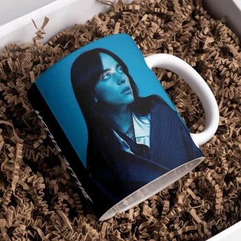 Чашка глянцевая Billie Eilish Билли Айлиш 330 мл (БА00038)