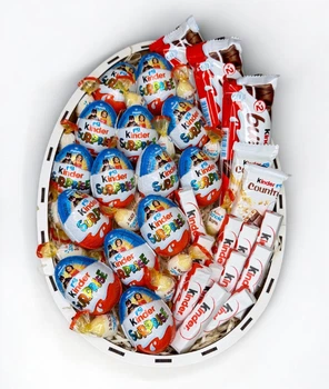 Подарунковий набір бокс для неї Kinder Surprise