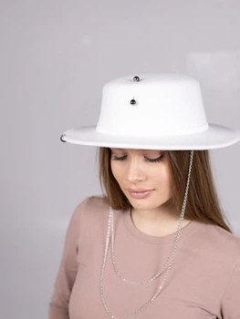 Шляпа фетровая канотье с цепью D.Hats цвет белый