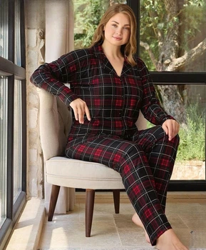 Тепла жіноча піжама на ґудзиках 3XL Pijamoni 5655-6 Чорний