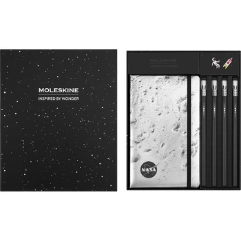 Подарунковий набір Moleskine NASA 2 кліпси + Блокнот середня NASA + 4 олівця Blackwings 8056999277543