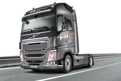 Збірна модель 1:24 вантажний автомобіль Volvo FH4 Globetrotter XL Italeri 3940
