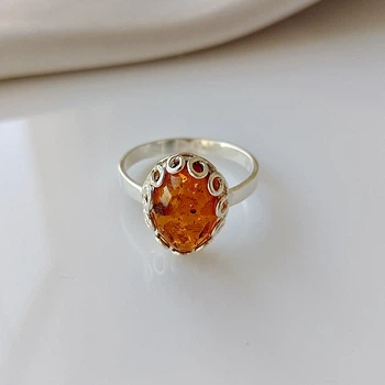 Серебряное кольцо с натуральным янтарем 925 пробы 19,5 размер